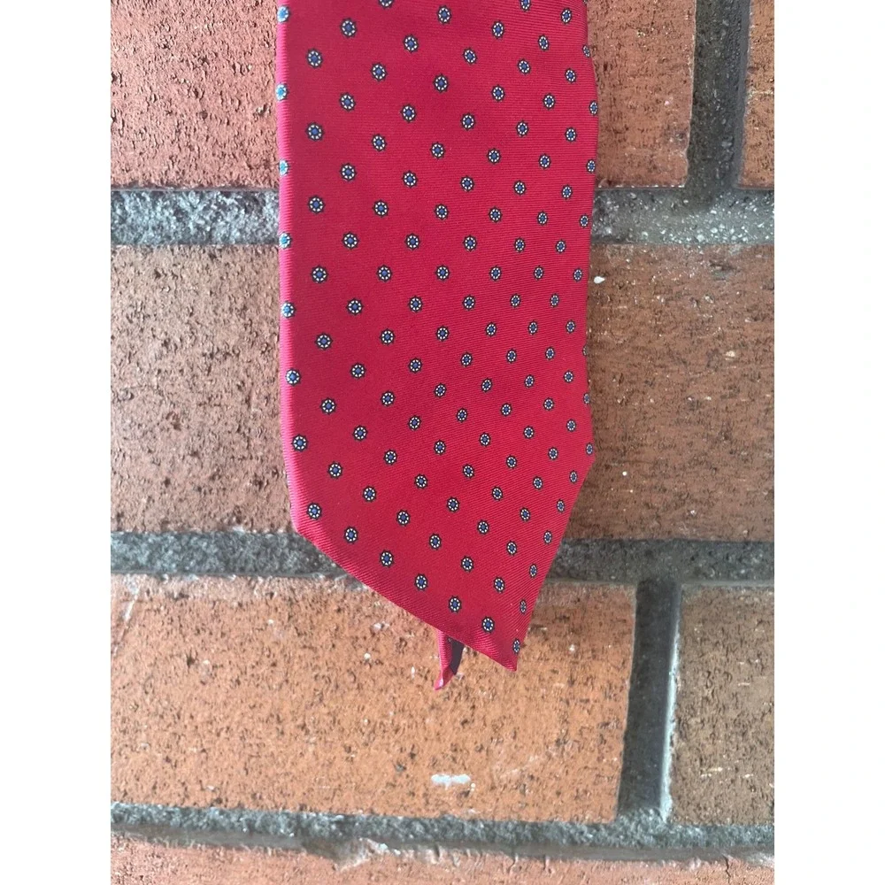 Pierre Cardin Mens Red Medallion Geometric‎ Pattern Classic Necktie Designer Tie